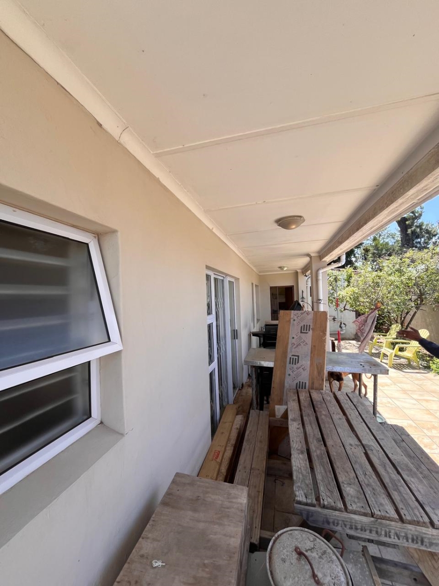 5 Bedroom Property for Sale in Cambridge Eastern Cape